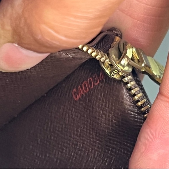 Authentic Louis Vuitton Damier ebene Sarah wallet - Picture 10 of 10